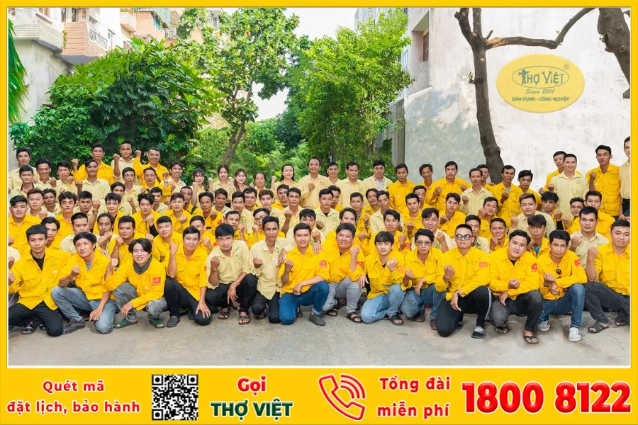 Đội ngũ nhân sự sẵn sàng phục vụ quý khách hàng chống thấm tại quận 7 và có mặt sau 15 phút