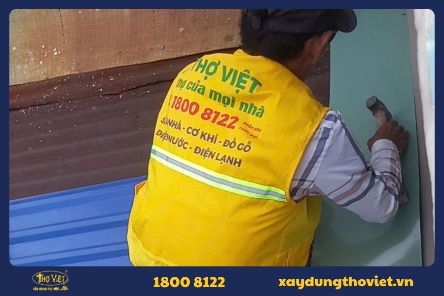 Đơn vị thi công chống thấm mái tôn TPHCM tại nhà giá hợp lý