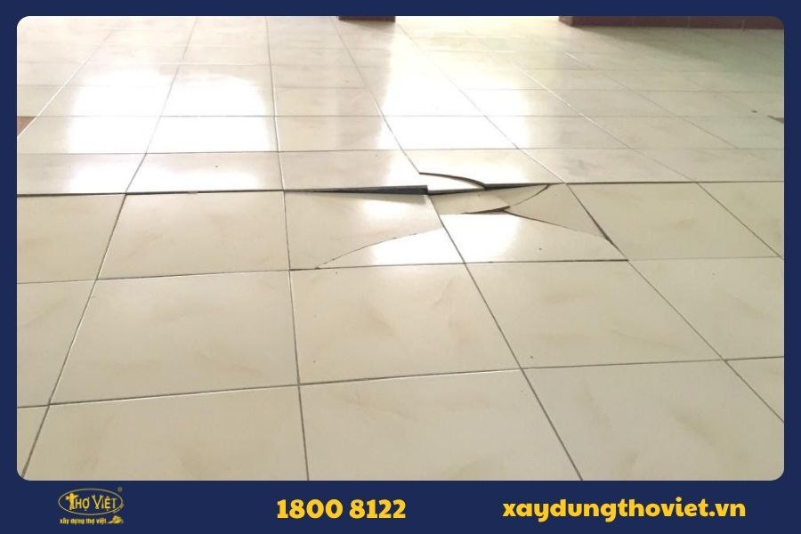 Sàn tầng trên bị nứt hoặc hư lớp chống thấm