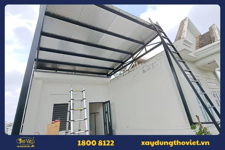 Quy trình lợp mái tôn chống thấm sân thượng