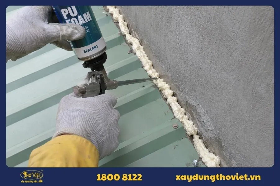 Bơm keo nở PU Foam
