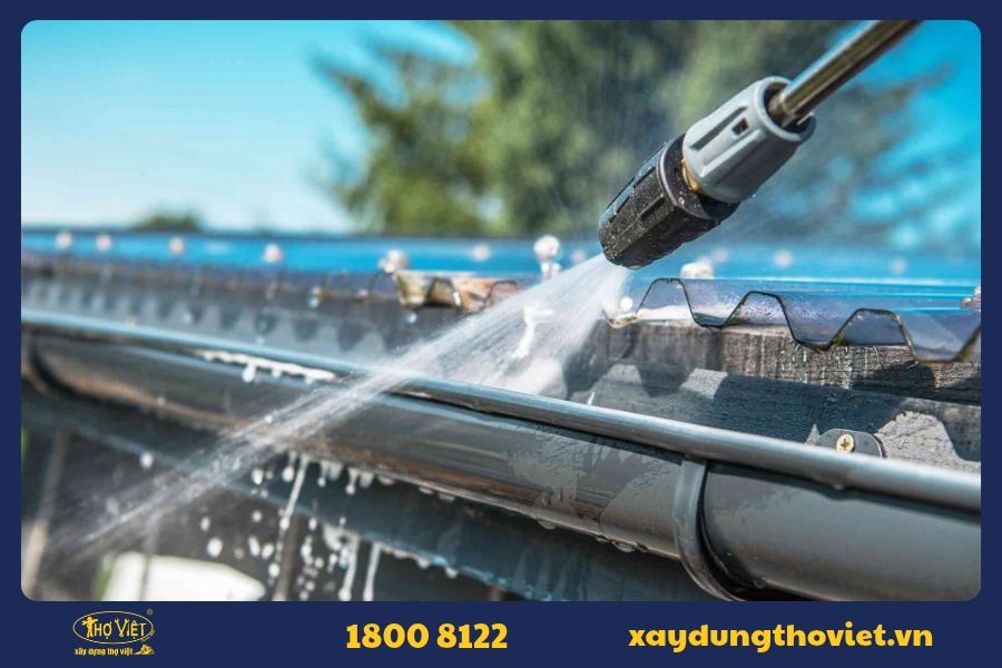 Cách bảo dưỡng máng xối hạn chế hư hỏng